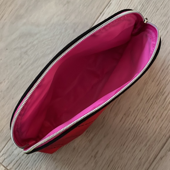 Ester Lauder makeup bag - Picture 4 of 13